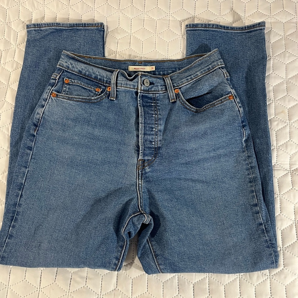 Levi's Wedgie Straight Button Fly Waterless Jeans Medium Wash Women's Size 31